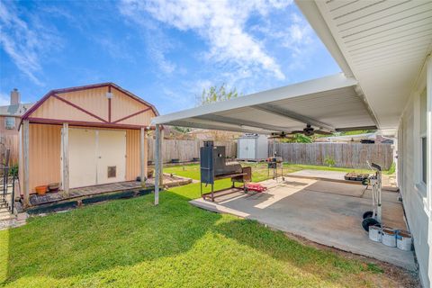 Tiny photo for 4826 Stone Bridge Street, Baytown, TX 77521 (MLS # 83247912)