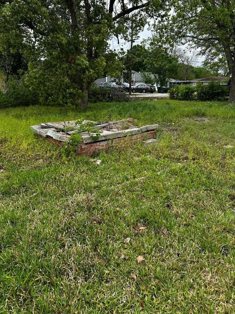 Vacant Land For Sale - 2435 6th Avenue<br/> Jefferson County, Port Arthur, TX 77642