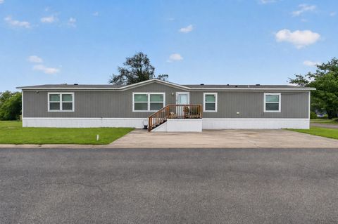 Photo of 153 Cedar Grove Loop, Copperas Cove, TX 76522 (MLS # 5966334)