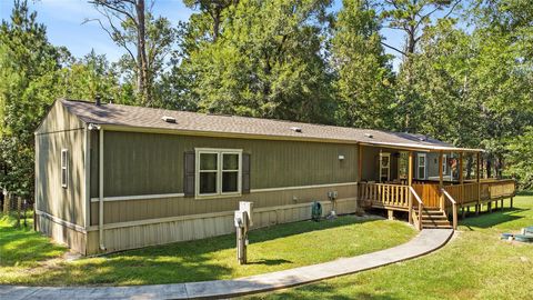 Photo of 375 Chestnut Bend, Huntsville, TX 77320 (MLS # 86771771)