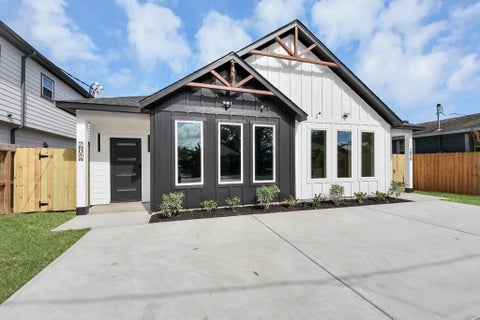 Photo of 7801 King Street, Houston, TX 77028 (MLS # 33044183)