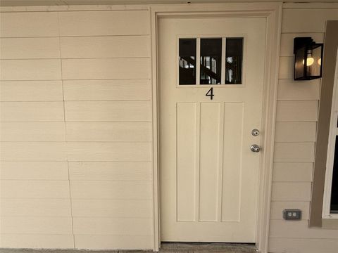 Photo of 6708 Avenue I #4, Houston, TX 77011 (MLS # 40813001)