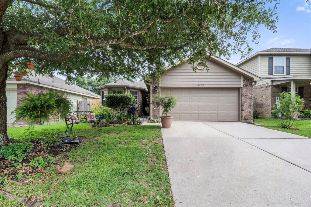 Photo of 9750 Gulfstream Drive, Conroe, TX 77303 (MLS # 23241448)