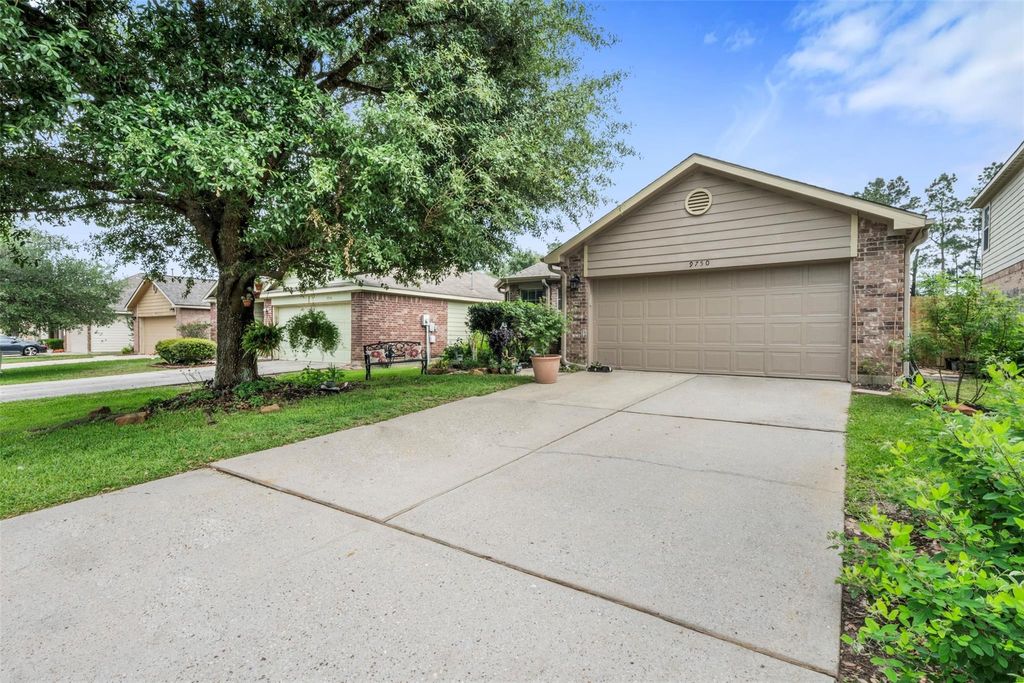 Photo of 9750 Gulfstream Drive, Conroe, TX 77303 (MLS # 23241448)