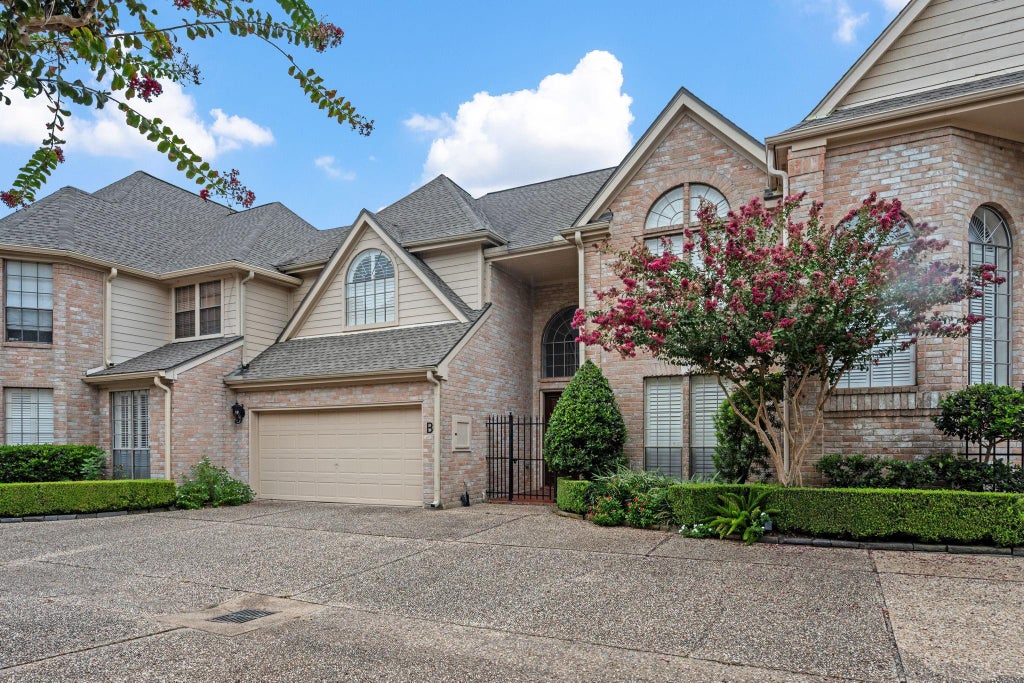 Photo of 2514 Potomac Drive #B, Houston, TX 77057 (MLS # 48495298)