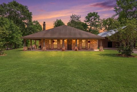 Photo of 1620 State Highway 63 E, Burkeville, TX 75932 (MLS # 46435911)