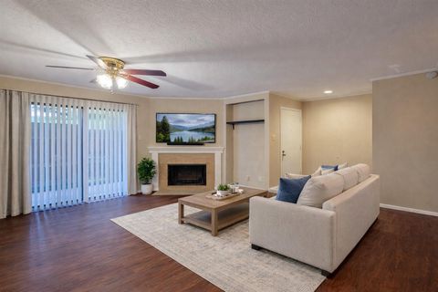 Photo of 2601 S Braeswood Boulevard #1305, Houston, TX 77025 (MLS # 90379389)