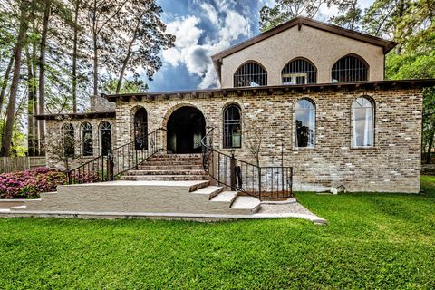 Photo of 602 Rolling Hills Road, Huntsville, TX 77340 (MLS # 4323708)