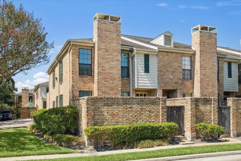 Photo of 4000 Purdue Street #161, Houston, TX 77005 (MLS # 72257286)
