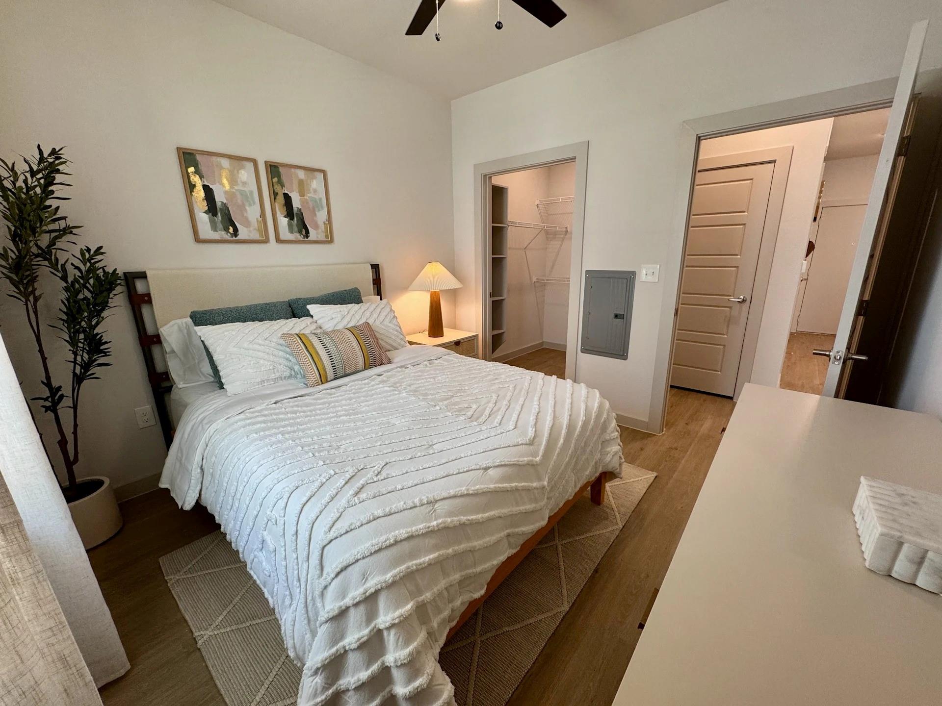 320 Goll Street 2418