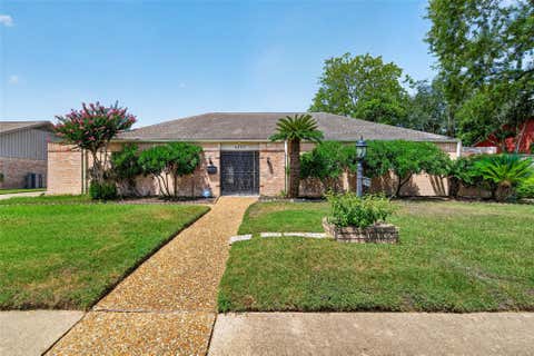 Photo of 6222 Creekbend Drive, Houston, TX 77096 (MLS # 93853585)