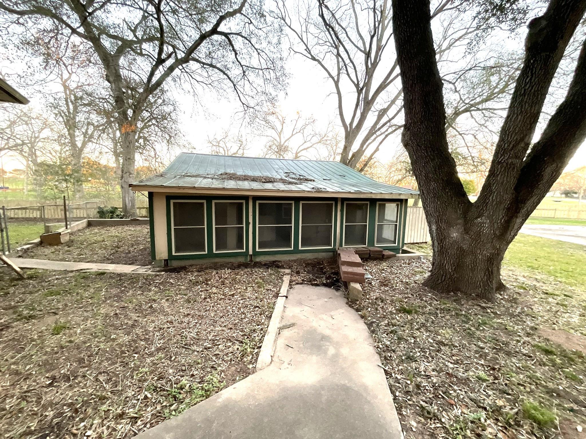 406 Hidden Creek Circle