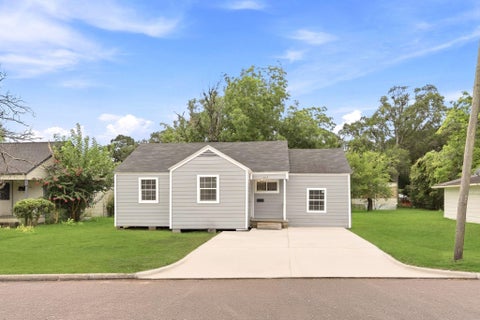 Photo of 509 Ward Road, Baytown, TX 77520 (MLS # 30797323)