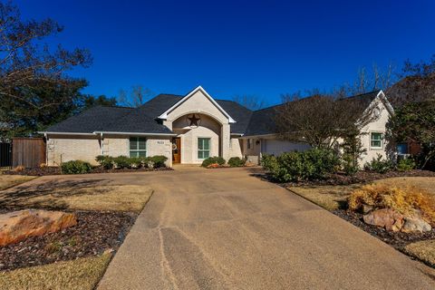 Photo of 9223 Brookwater Circle, College Station, TX 77845 (MLS # 92542955)