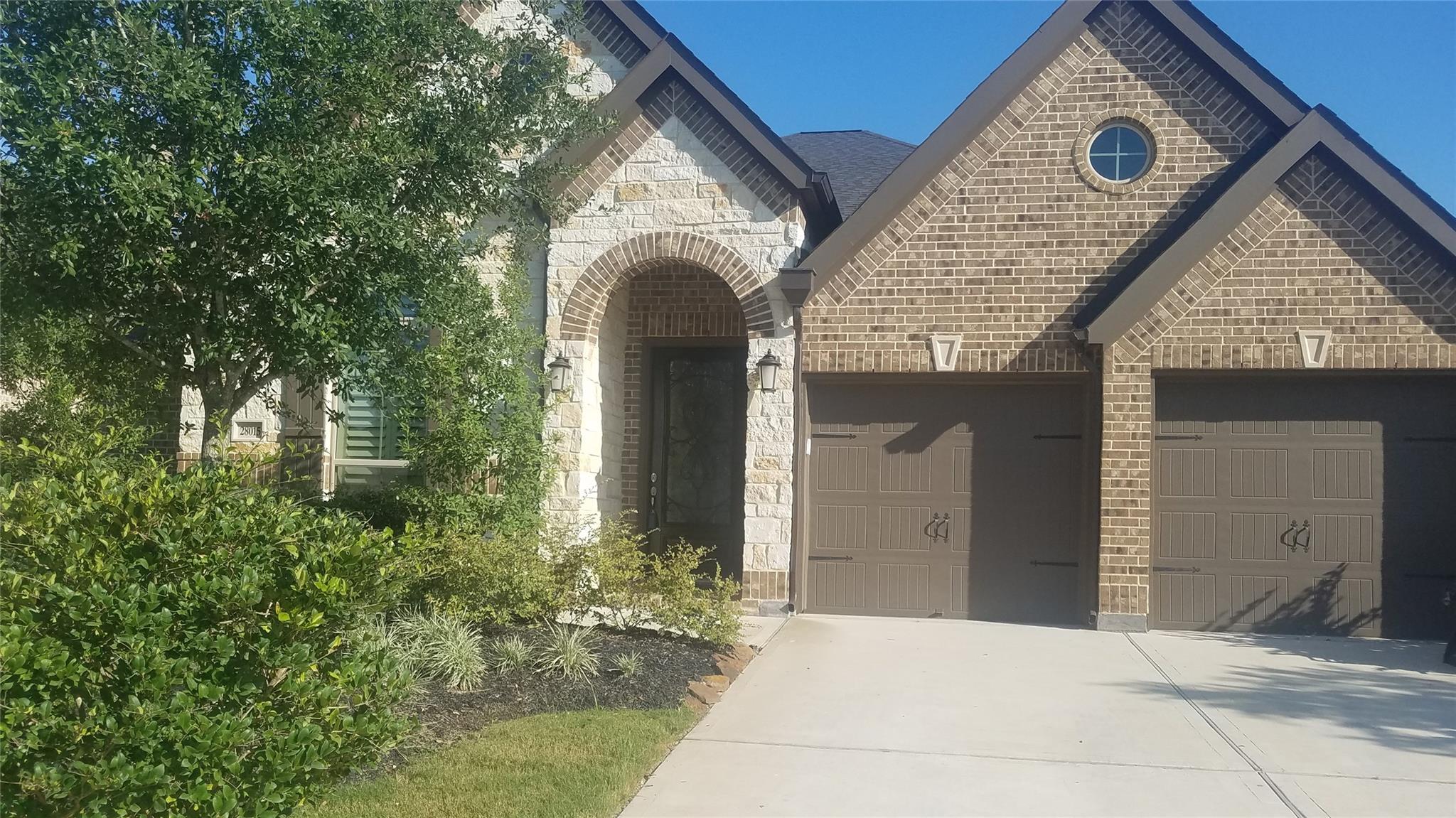 28015 Castle Park Lane
