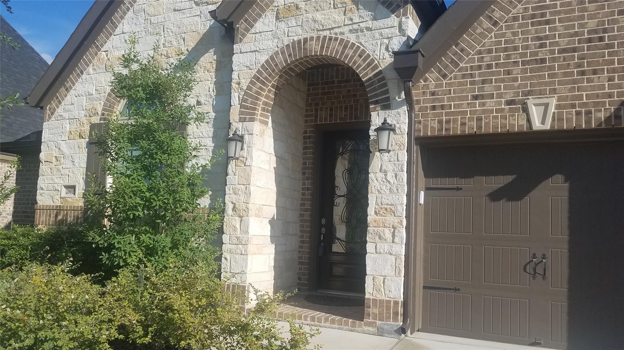 28015 Castle Park Lane