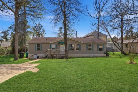 Homes For Sale - 16933 W Hammon<br/> Montgomery, TX 77316