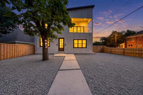 Photo of 427 E 9th Street, Dallas, TX 75203 (MLS # 97009217)