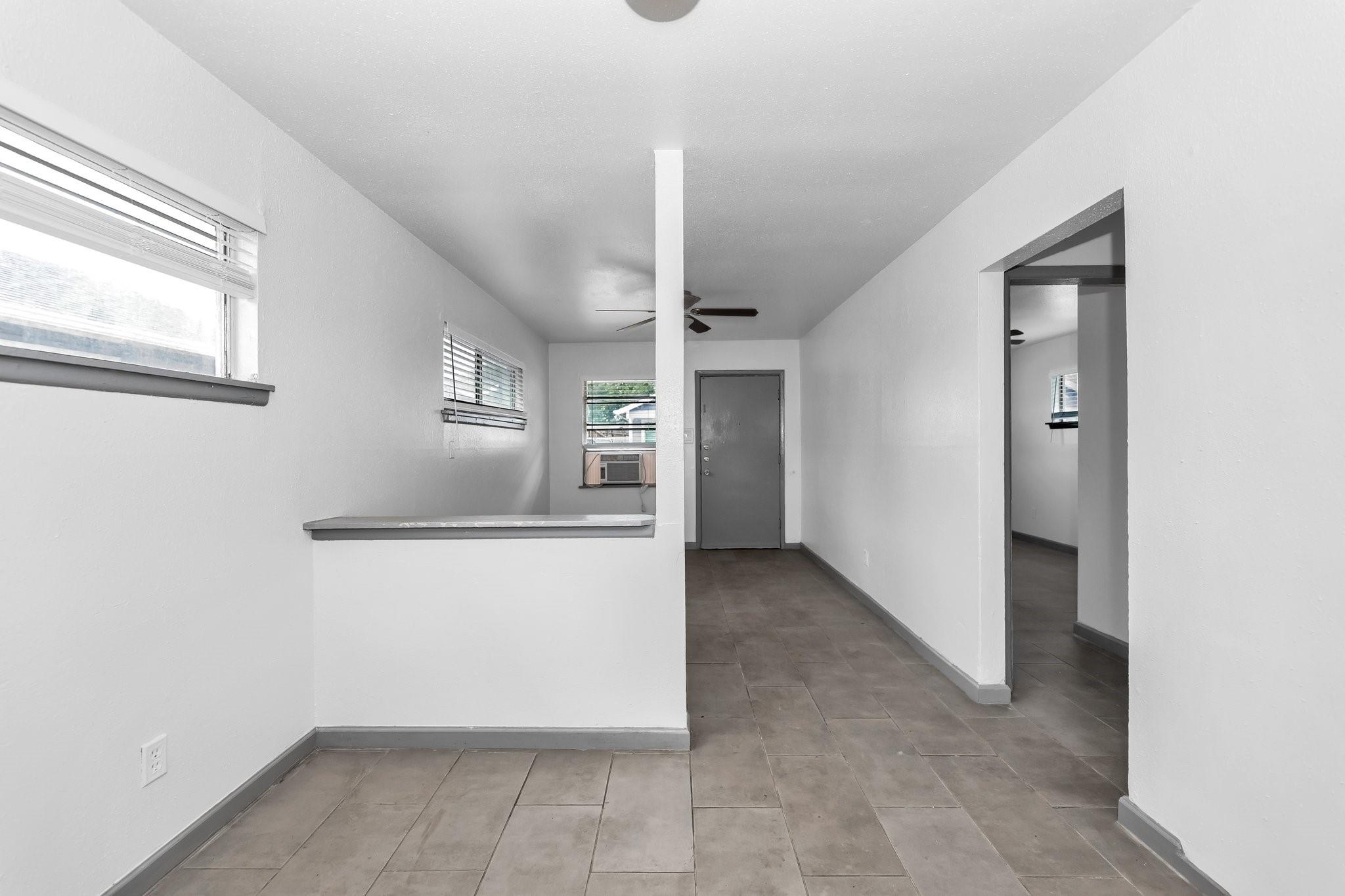 4203 Hirsch Road 14