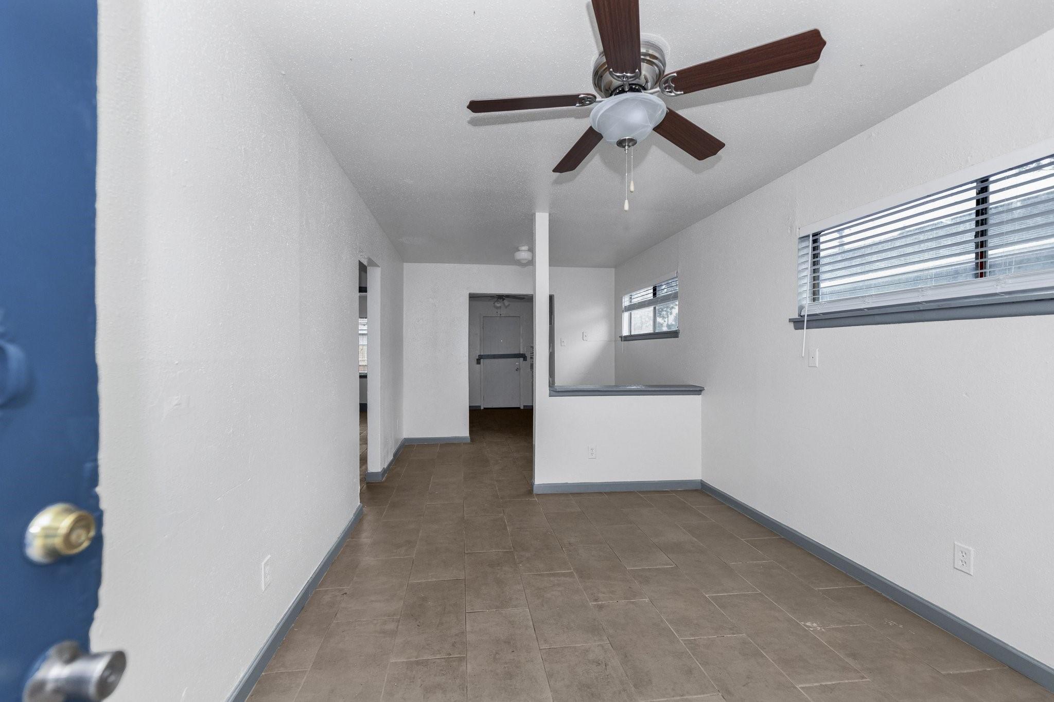 4203 Hirsch Road 14