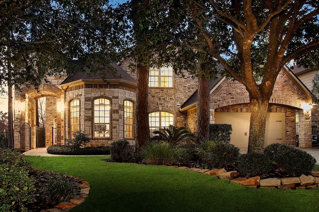 Photo of 62 N Beech Springs Circle, The Woodlands, TX 77389 (MLS # 46716128)