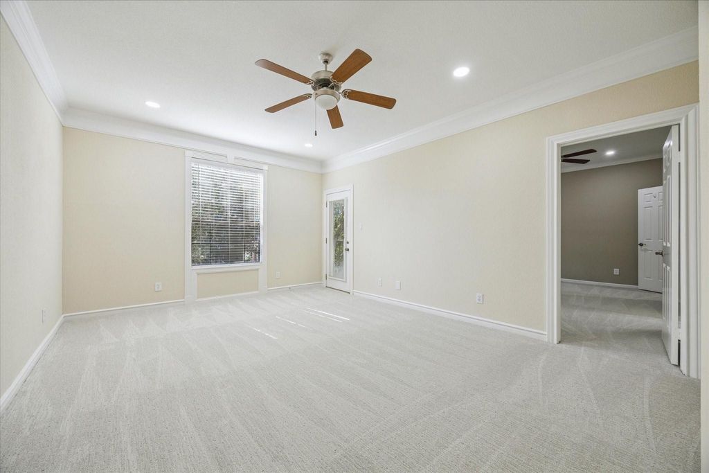 Photo of 2700 Revere St St #142, Houston, TX 77098 (MLS # 51784960)