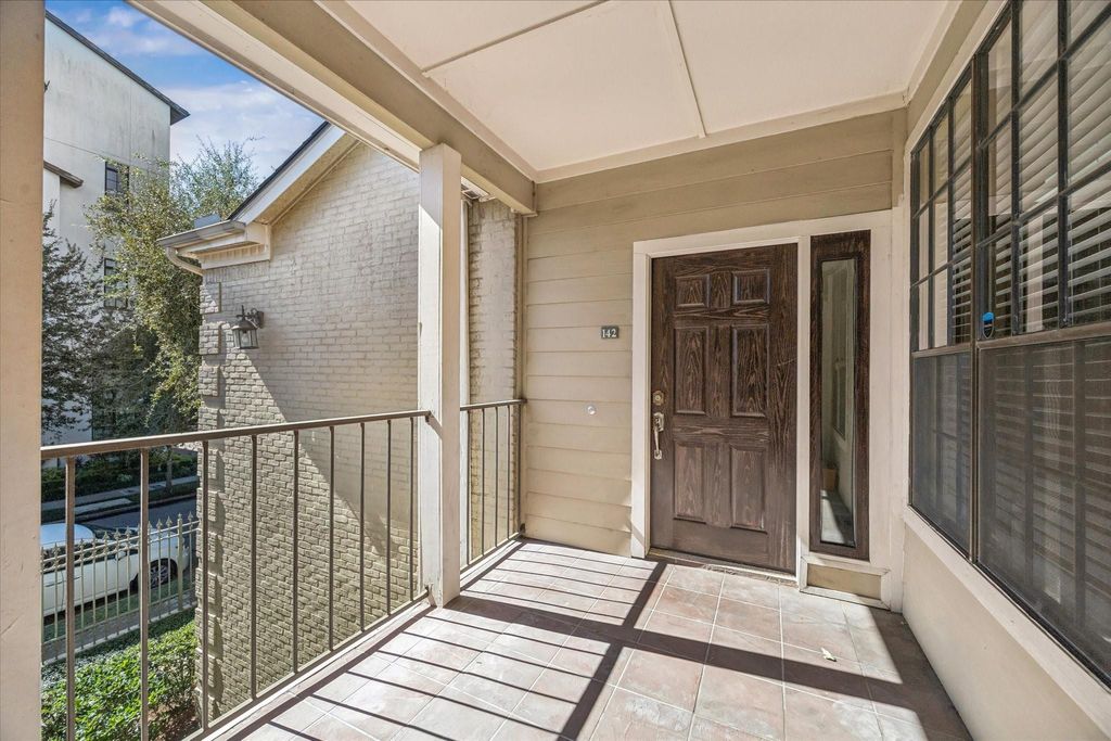 Photo of 2700 Revere St St #142, Houston, TX 77098 (MLS # 51784960)