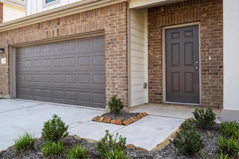 Photo of 688 Amesbury Rd, Montgomery, TX 77316 (MLS # 16112567)