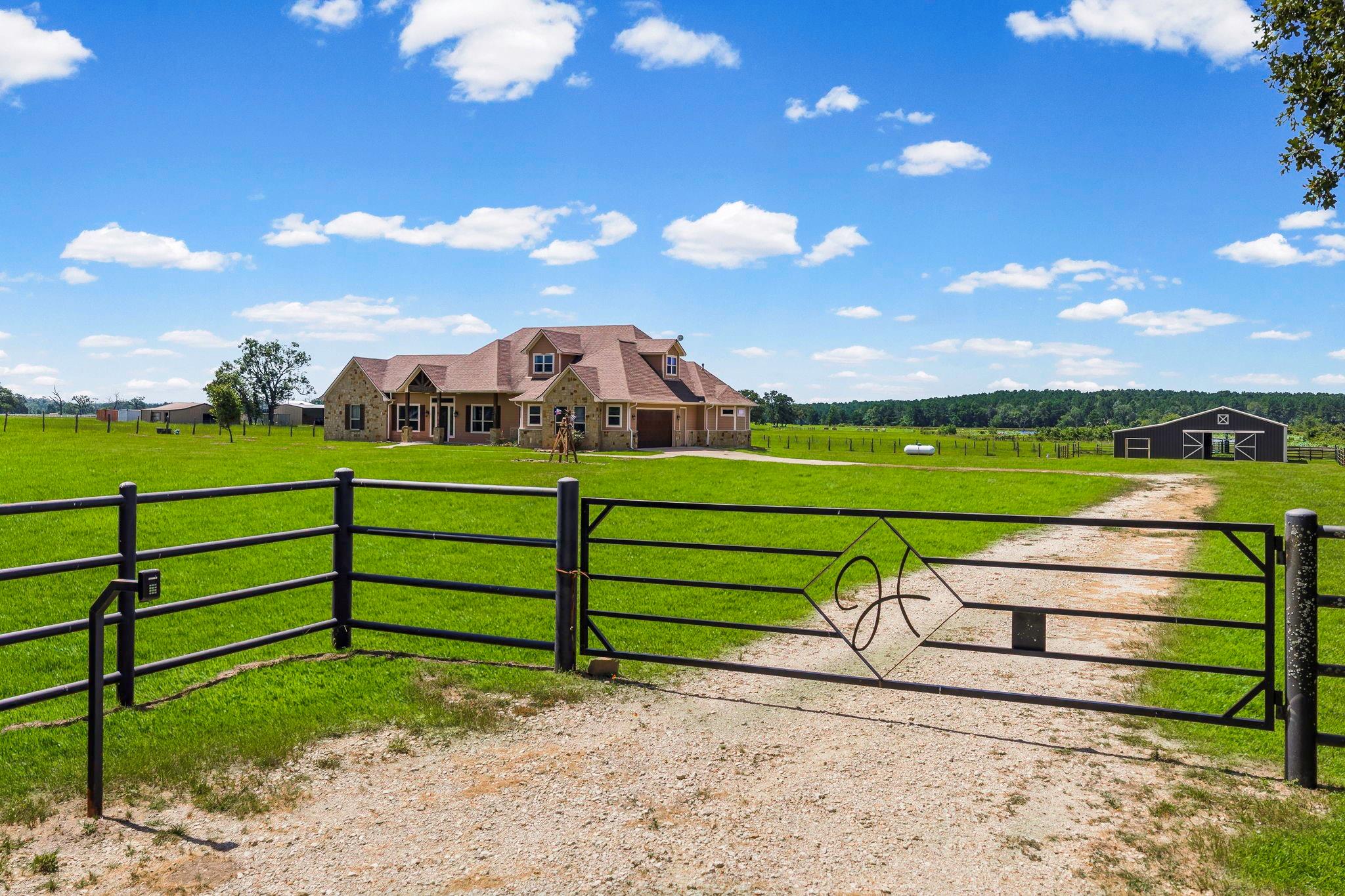 399 Fm 1696 Road W