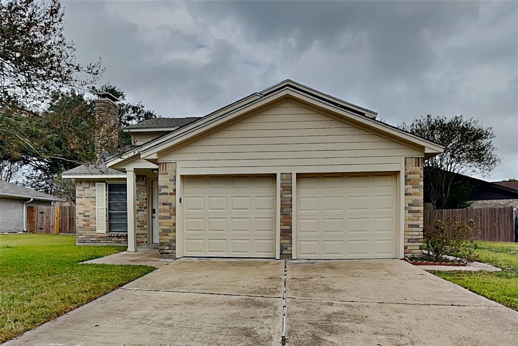 Photo of 3103 Heritage Green Drive, Pearland, TX 77581 (MLS # 75030880)