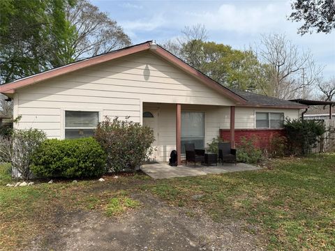 Photo of 3627 Thistle Street, Houston, TX 77047 (MLS # 33876656)