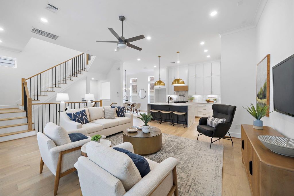 Photo of 923 Fisher Street #B, Houston, TX 77018 (MLS # 79826796)