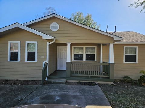 Homes For Sale - 7013 Saint Augustine Street<br/> Houston, TX 77021