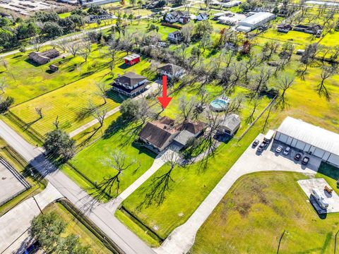 18120 County Road 127 Pearland TX 77581