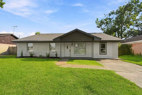 Photo of 3021 8th Avenue N, Texas City, TX 77590 (MLS # 79573696)