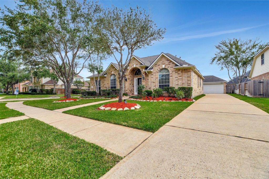 Photo of 3015 Newbrook Drive, Pearland, TX 77584 (MLS # 72558986)