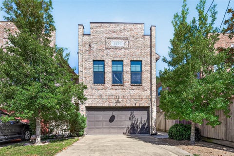 Photo of 5930 Kiam Street, Houston, TX 77007 (MLS # 70076843)