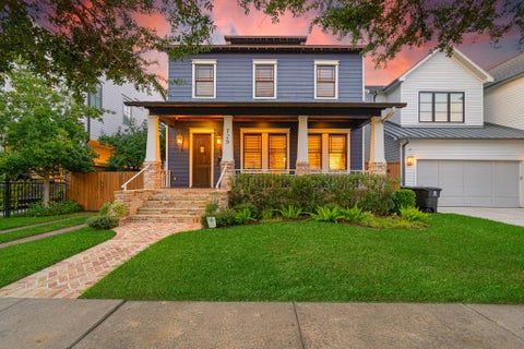 Photo of 729 E 7th 1/2 Street, Houston, TX 77007 (MLS # 12780793)
