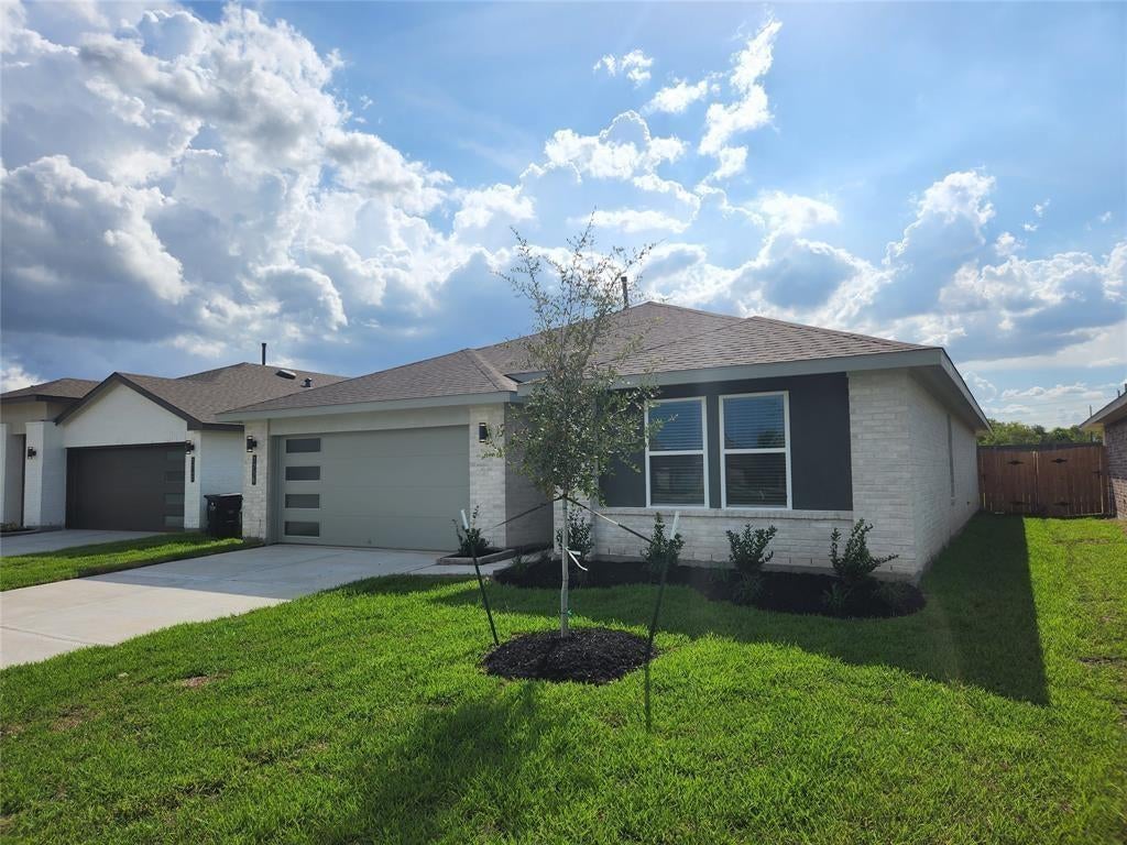 7738 Robert Lane