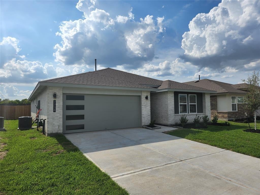 7738 Robert Lane