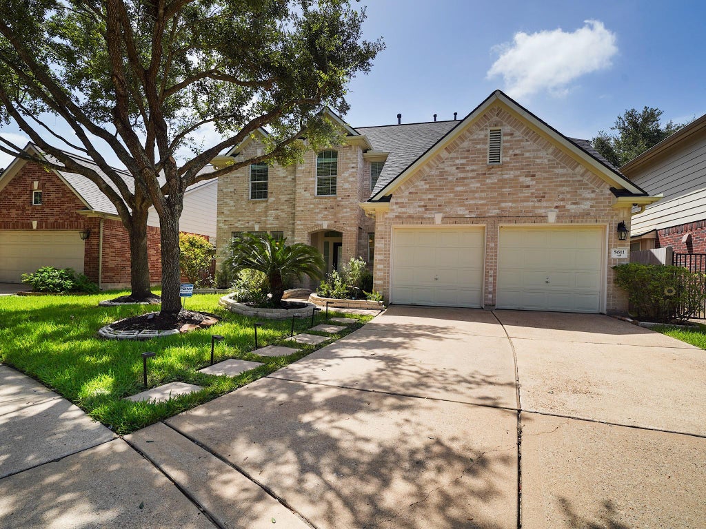 Photo of 5611 Horseshoe Falls, Missouri City, TX 77459 (MLS # 96603487)