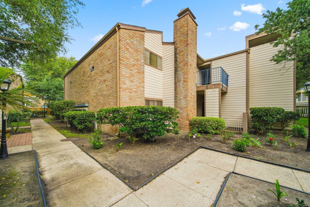 Photo of 7116 N Holiday Drive, Galveston, TX 77550 (MLS # 71211978)