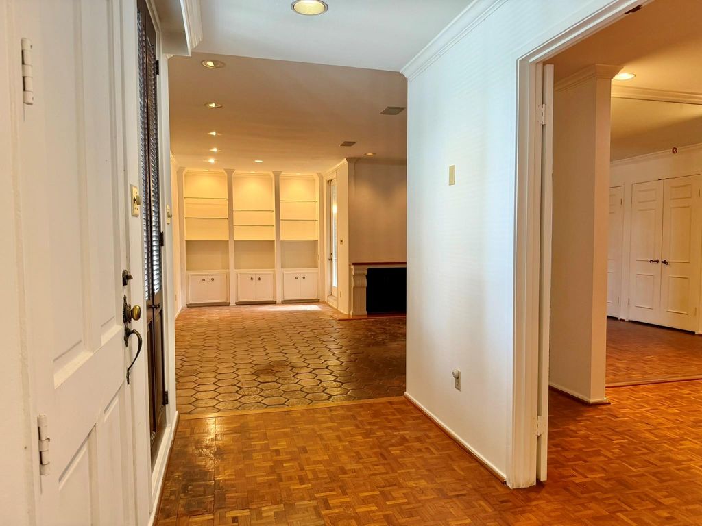 Photo of 1101 Hawthorne Street, Houston, TX 77006 (MLS # 88783915)