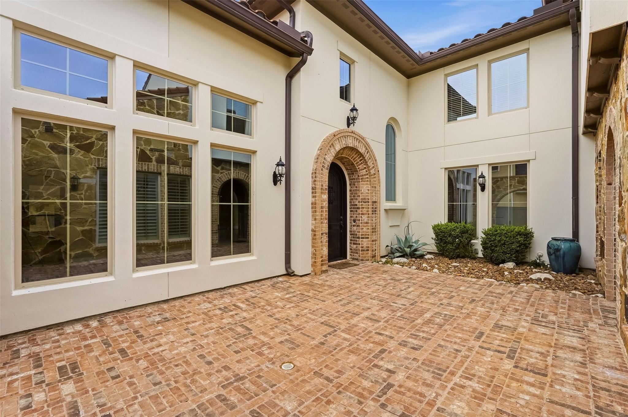Sugar Land, Texas, 77479, United States, 5 Bedrooms Bedrooms, ,6 BathroomsBathrooms,Residential,Active,2042759