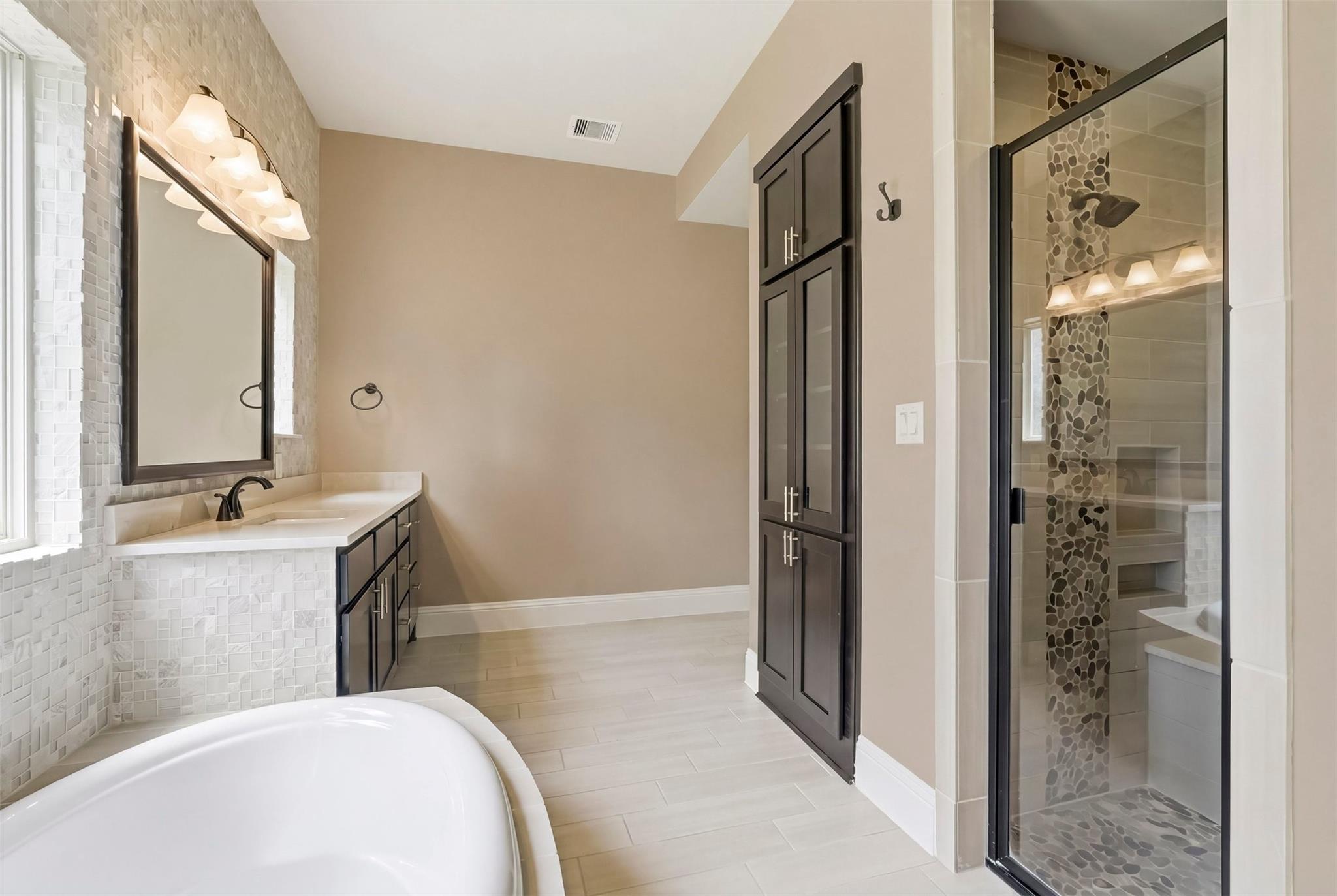 Sugar Land, Texas, 77479, United States, 5 Bedrooms Bedrooms, ,6 BathroomsBathrooms,Residential,Active,2042759