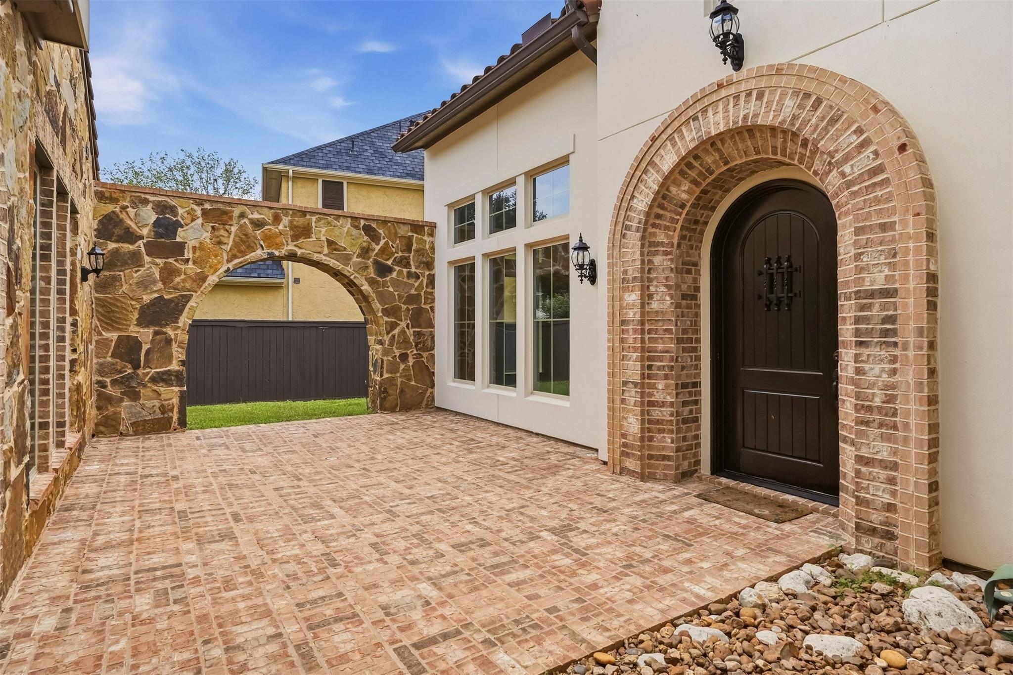 Sugar Land, Texas, 77479, United States, 5 Bedrooms Bedrooms, ,6 BathroomsBathrooms,Residential,Active,2042759