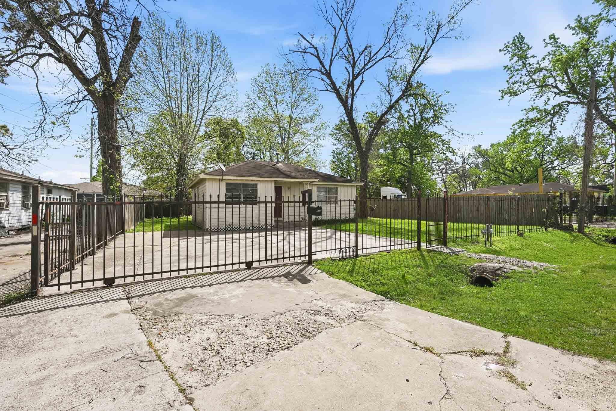 9118 Spaulding Street