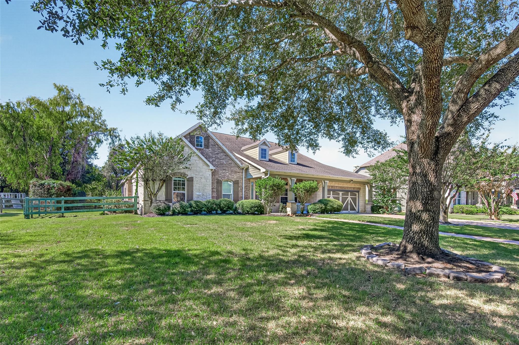 5119 Water Oak Crescent