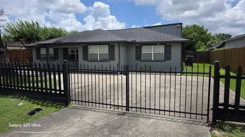 Photo of 2098 Harland Drive, Houston, TX 77055 (MLS # 12171715)