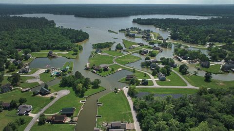 92 Wildwood Lake Drive Huntsville TX 77340